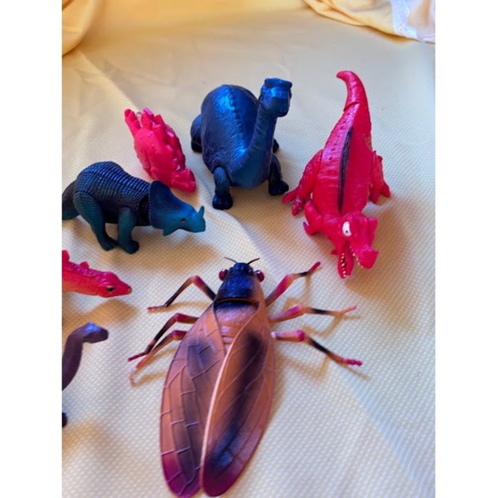 Vintage Dinosaur & Insect Toy Lot Figures Plastic Dino‎ Bug Collection